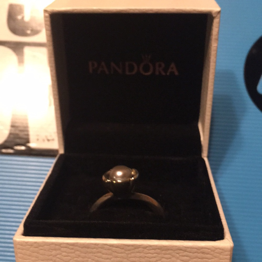 Pandora Grey Pearl Wish Ring  8.5 (58)